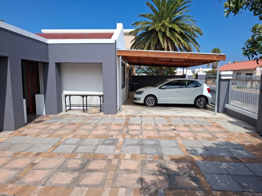 To Let 3 Bedroom Property for Rent in Gordons Bay Central Western Cape